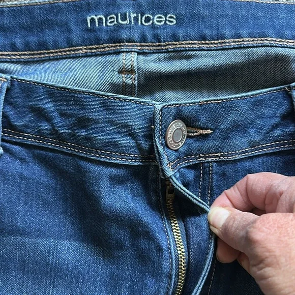 MAURICES JEANS SIZE 22 - Picture 5 of 8
